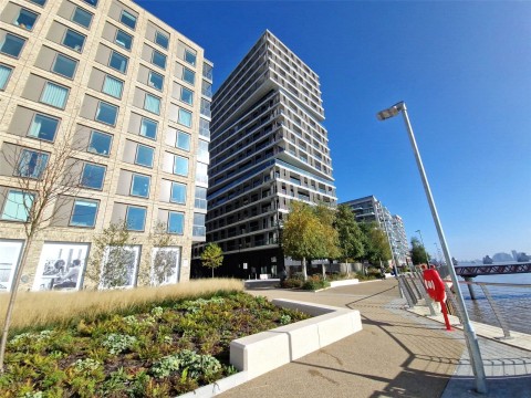 Royal Wharf, London