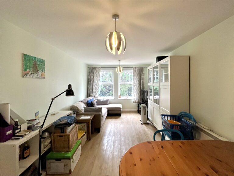 Relton Court, Acton, London, W3 9AS