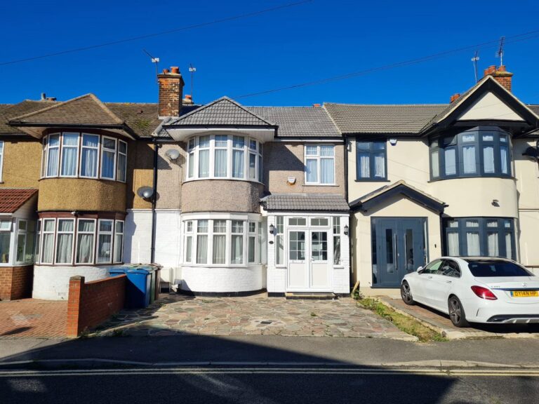 Christchurch Gardens, Harrow, Middlesex, HA3 8NP