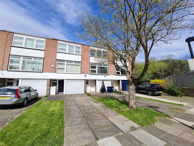 Nichols Green, Ealing, London, W5 2QU
