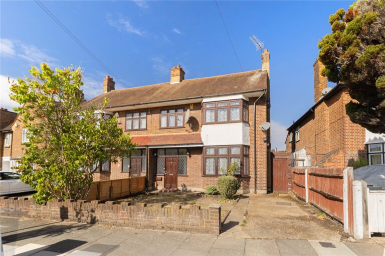 Mayfield Road, London, Greater London, W3 9HQ